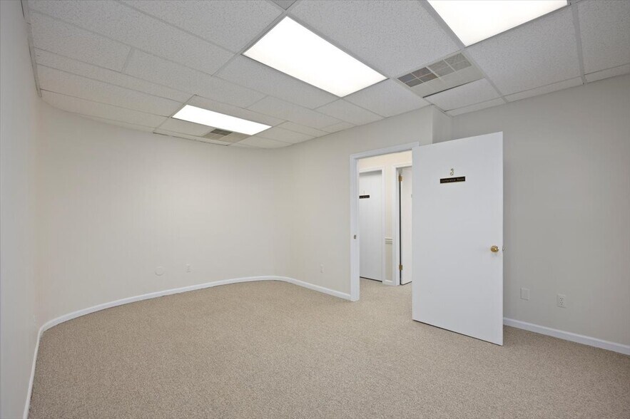 More Photos Of 530 E Main St, Chester Medical For Sale