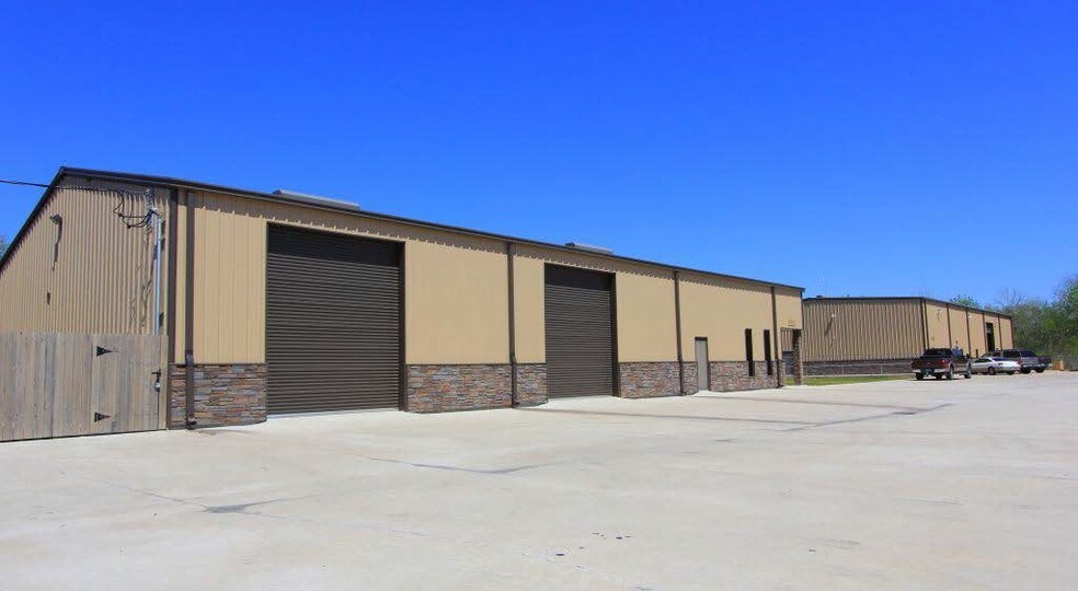 Primary Photo Of 9963 FM 521 Rd, Rosharon Warehouse For Lease