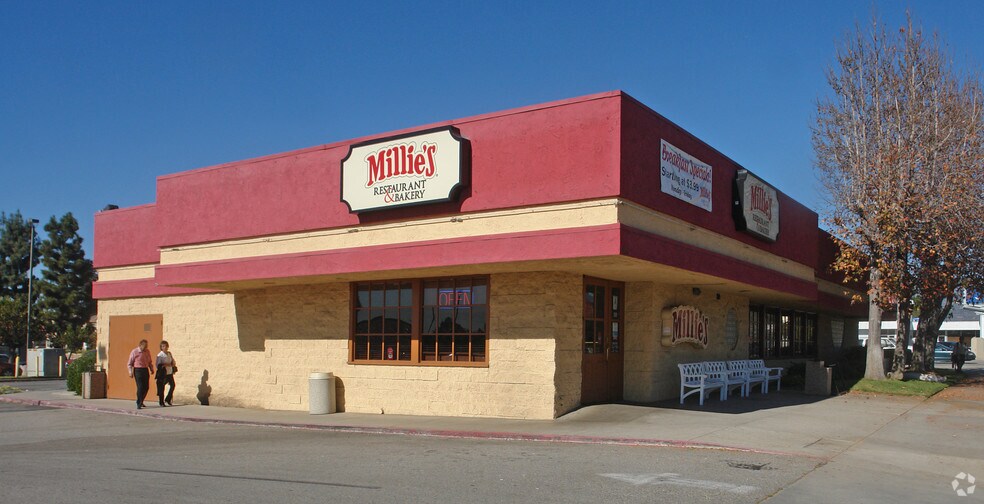 More Photos Of 403-471 S Citrus Ave, Covina Unknown For Lease