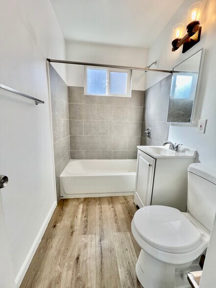 More Photos Of 638 Grant St, Santa Monica Apartments For Sale