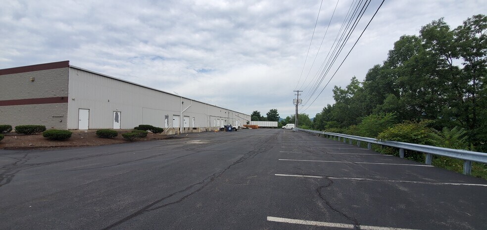 More Photos Of 769-785 Keystone Industrial Park Rd, Dunmore Research And Development For Lease