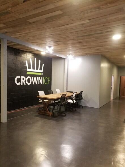 More Photos Of 990 Red Bud Dr, Warsaw Service For Sale