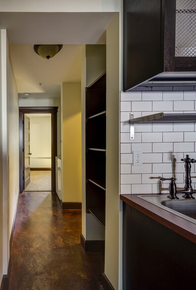 More Photos Of 1634 NW Everett St, Portland Apartments For Sale
