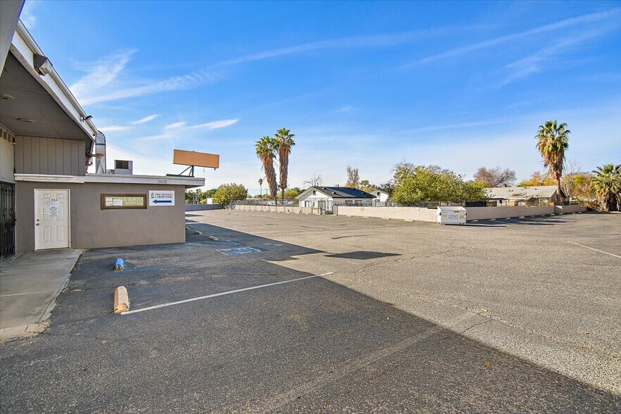 More Photos Of 1376 N Waterman Ave, San Bernardino Unknown For Lease