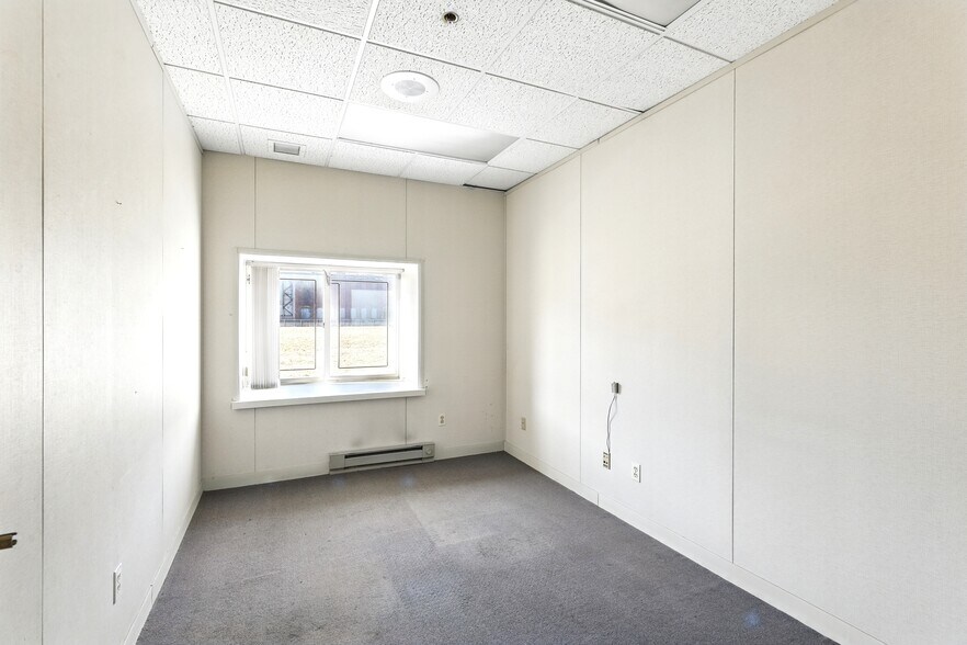 More Photos Of 1 Bigelow St, Holyoke Industrial For Sale