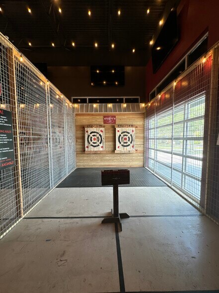 More Photos Of 201 E Center St, Tarpon Springs Bar For Lease