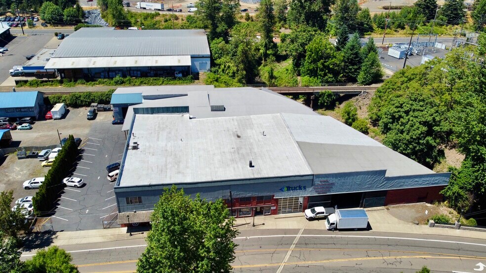 Primary Photo Of 1625 Washington St, Oregon City Flex For Sale
