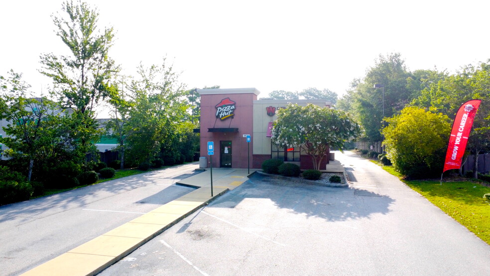 Primary Photo Of 1923 S College Rd, Auburn Fast Food For Lease