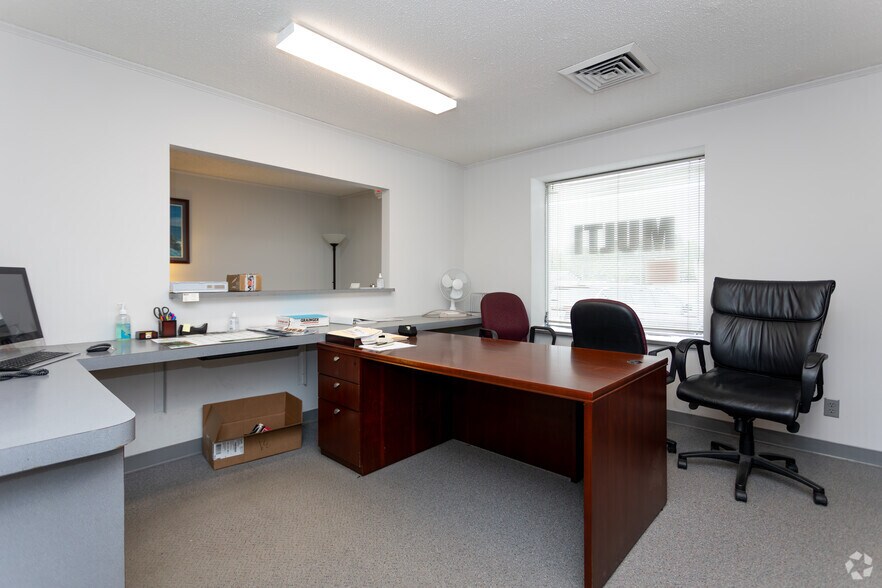 More Photos Of 700 N Cannon Blvd, Kannapolis Storefront Retail Office For Lease