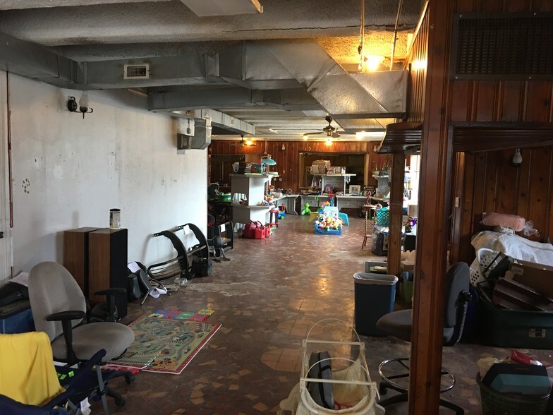 More Photos Of 6033-6079 US Highway 51 N, Millington Service Station For Sale