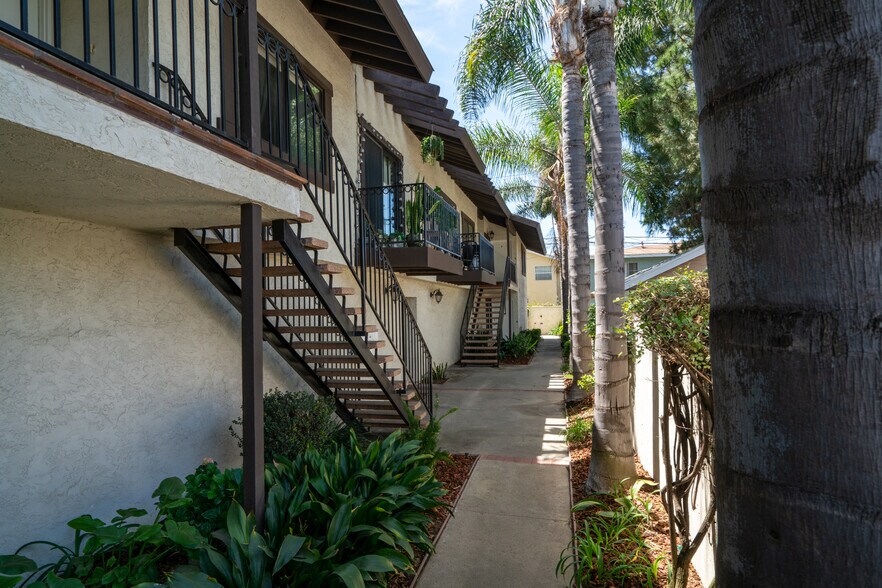 More Photos Of 729 Freeman Ave, Long Beach Apartments For Sale