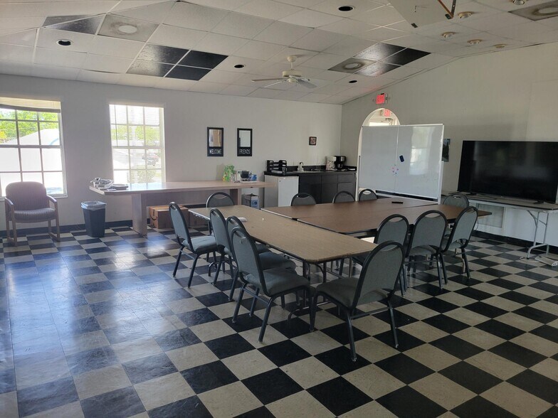 More Photos Of 1323 Viscaya Pky, Cape Coral Medical For Sale
