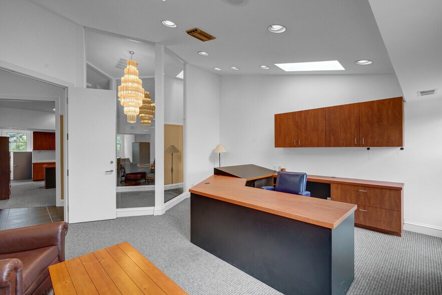 More Photos Of 1142-1148 Walker Rd, Great Falls Medical For Sale
