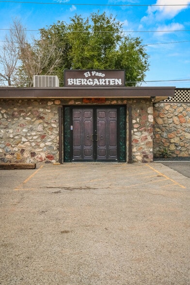 Primary Photo Of 5200 Doniphan Dr, El Paso Bar For Sale