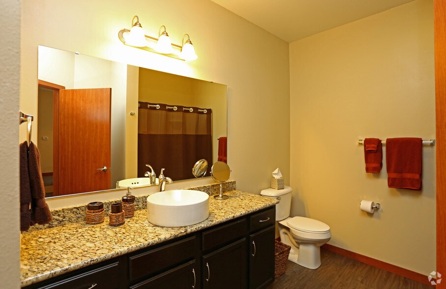 More Photos Of 401 N Washington St, Green Bay Apartments For Sale