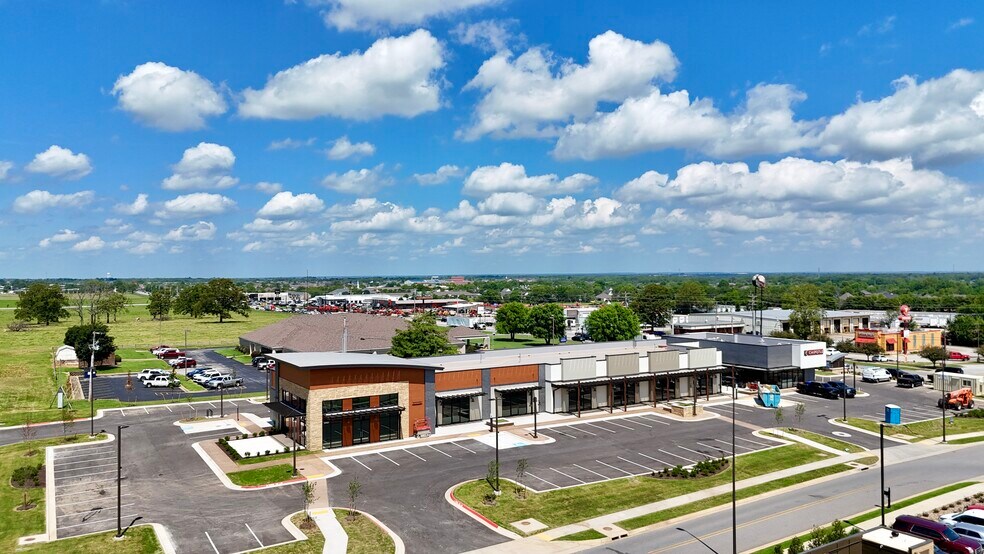 More Photos Of 5653 Gateway Ave, Springdale General Retail For Lease