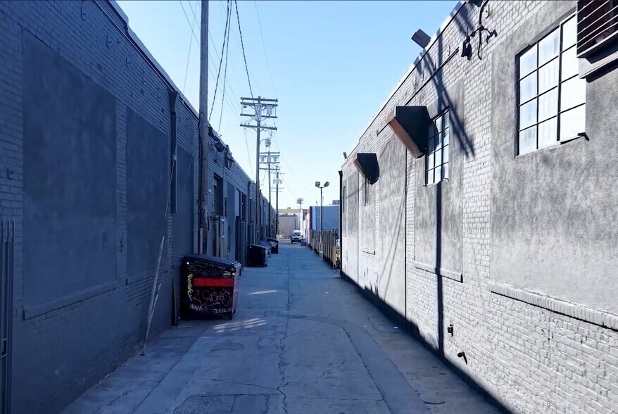 More Photos Of 2023-2043 S Santa Fe Ave, Los Angeles Unknown For Lease