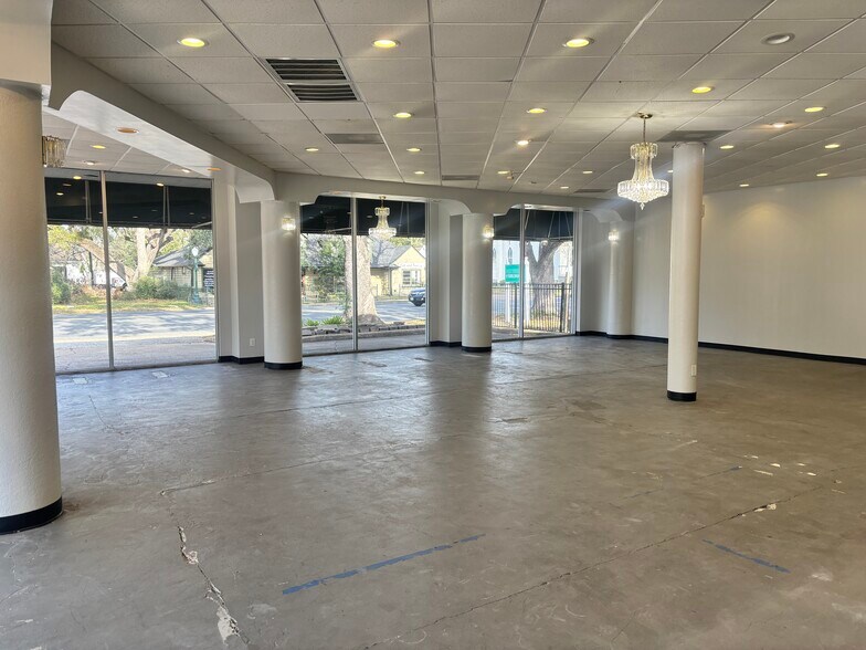 More Photos Of 603 E Main St, League City Freestanding For Lease
