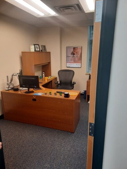 More Photos Of 2 Pillsbury St, Concord Office For Sale