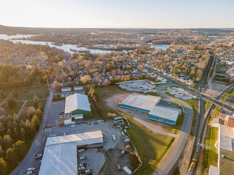 More Photos Of 1328 Curling Way, Wausau Manufacturing For Lease