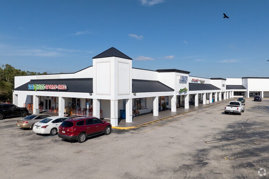 More Photos Of 18911 S Tamiami Trl, Fort Myers Storefront For Lease