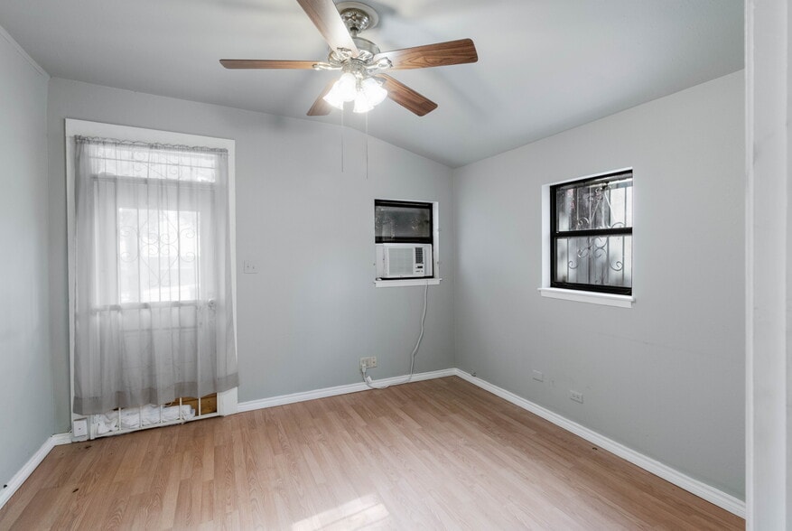 More Photos Of 1818 San Pedro Ave, San Antonio Office Residential For Sale