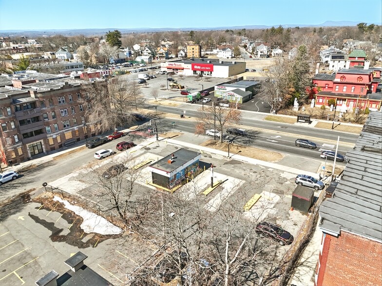 More Photos Of 671 State St, Springfield Convenience Store For Sale