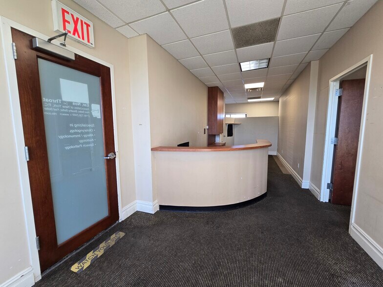 More Photos Of 35-01 30th Ave, Astoria Medical For Lease