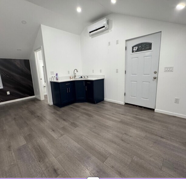 More Photos Of 29 Metcalfe St, Staten Island Office For Lease