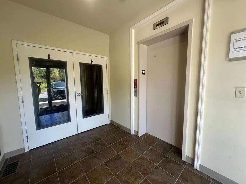 More Photos Of 1310 Church St, Moscow Medical For Lease