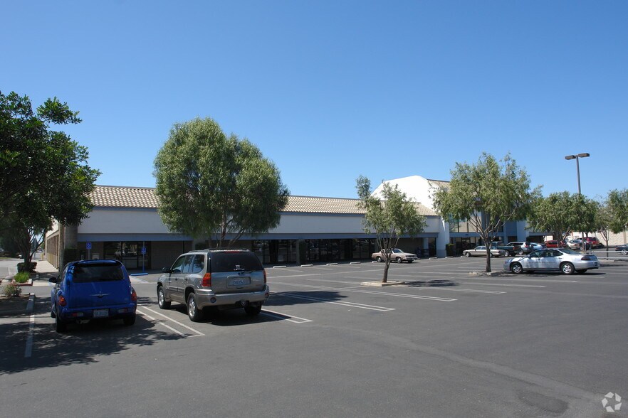 More Photos Of 1711-1723 S Broadway Dr, Santa Maria General Retail For Lease