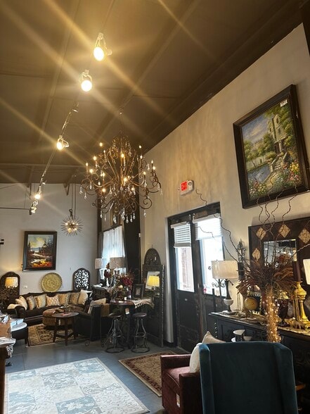 More Photos Of 736 N Andover Rd, Andover Storefront For Sale