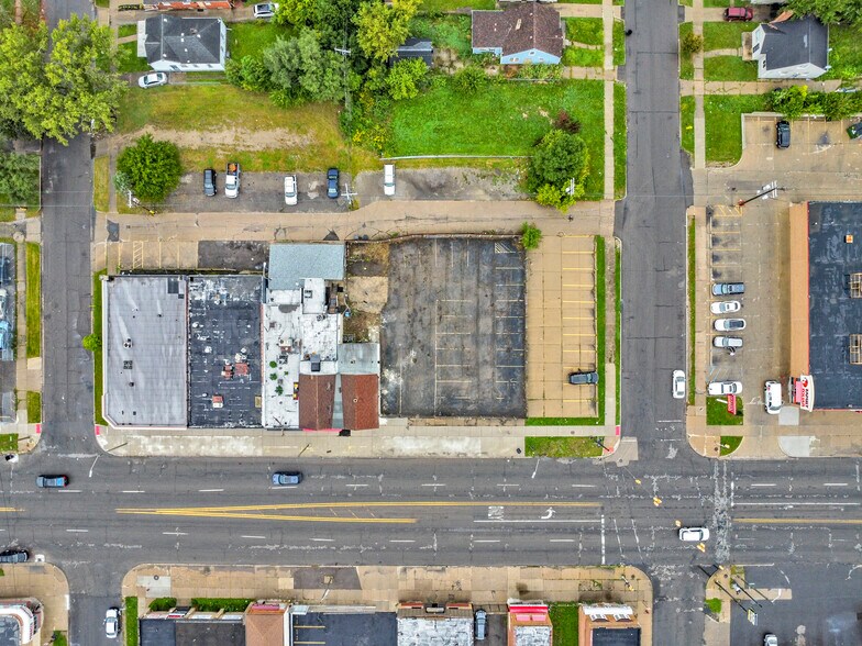 More Photos Of 19424 W Warren Ave, Detroit Storefront For Sale