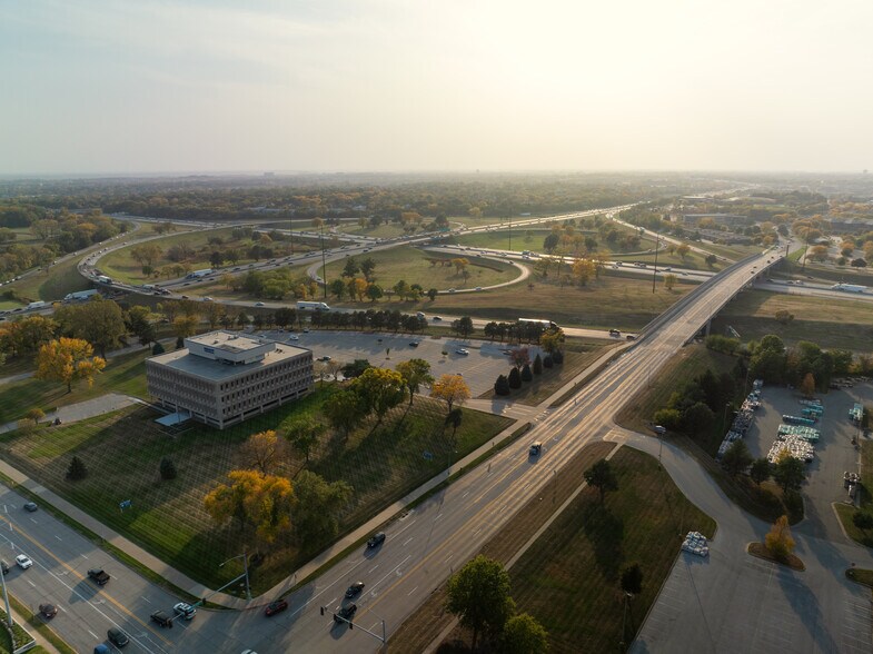 More Photos Of 5000 Westown Pky, West Des Moines Office For Lease