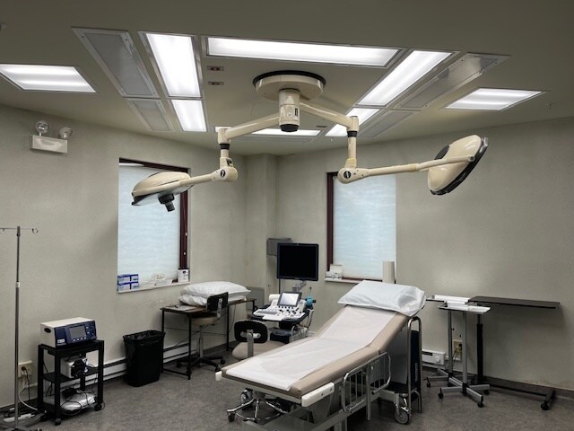 More Photos Of 4650 Southwest Hwy, Oak Lawn Medical For Sale