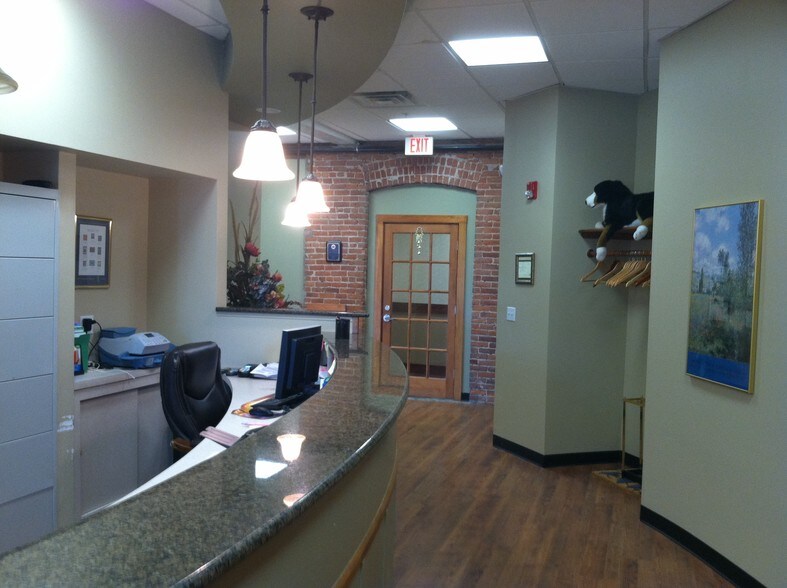 More Photos Of 30 Bridge St, New Milford Storefront Retail Office For Lease