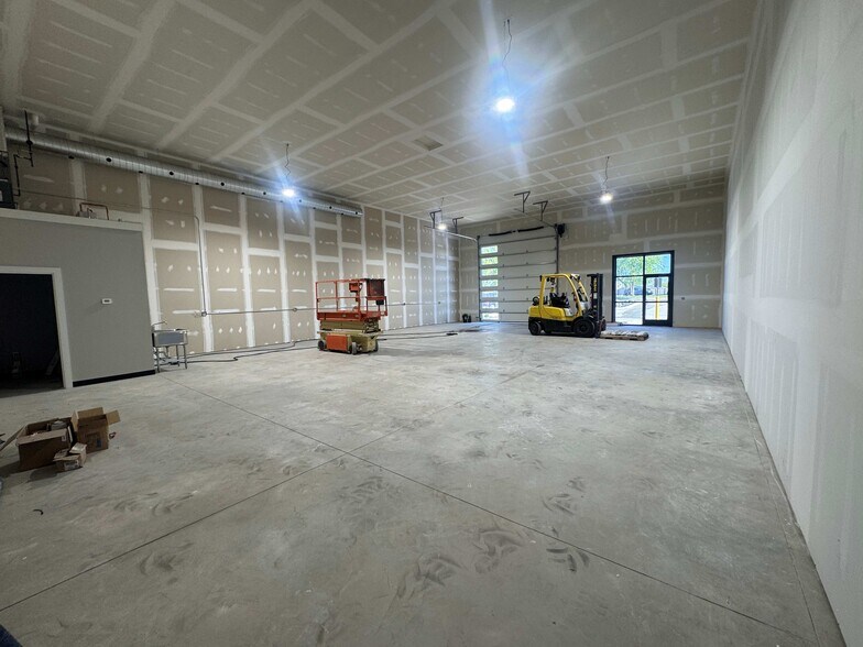 More Photos Of 1255 Blairs Ferry Road, Marion Flex For Sale