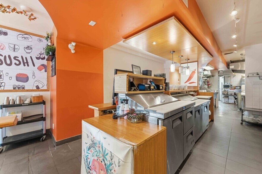 More Photos Of 266 Preston St, Ottawa Storefront Retail Office For Sale