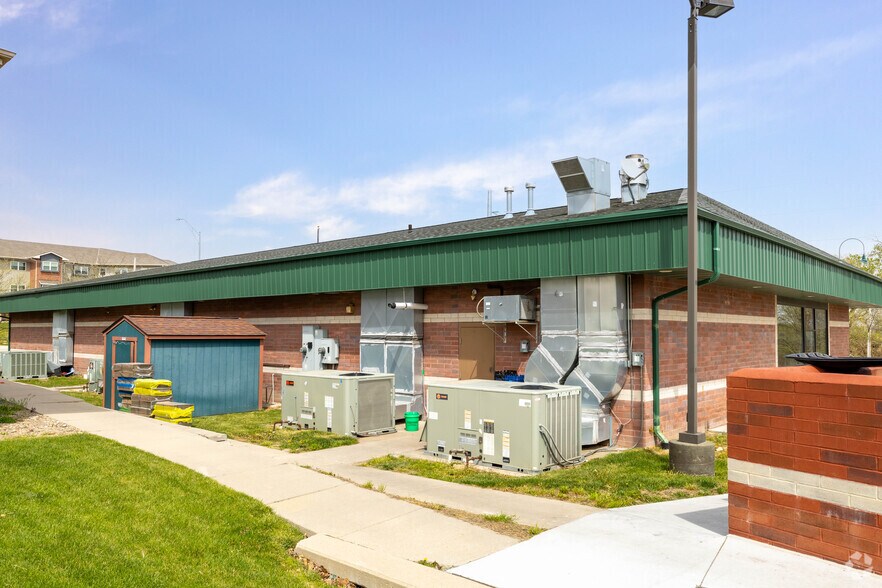 More Photos Of 1910 N 168th St, Omaha General Retail For Lease