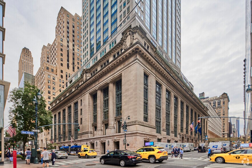 More Photos Of 450 Lexington Ave, New York Coworking Space