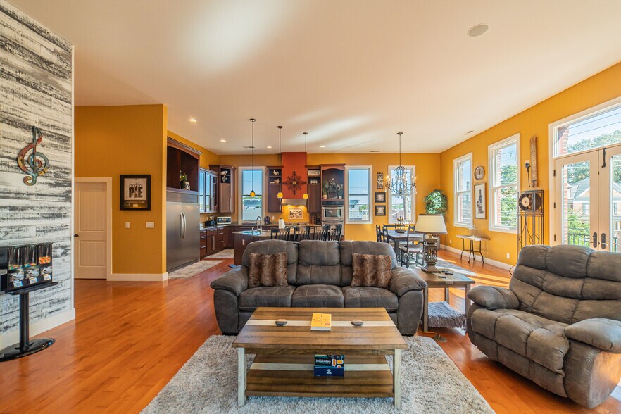 More Photos Of 333 N 9th St, Paducah Storefront Retail Residential For Sale