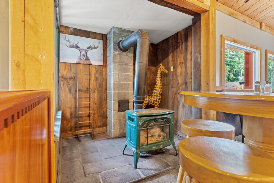 More Photos Of 2582 State Highway 7, Bainbridge Restaurant For Sale