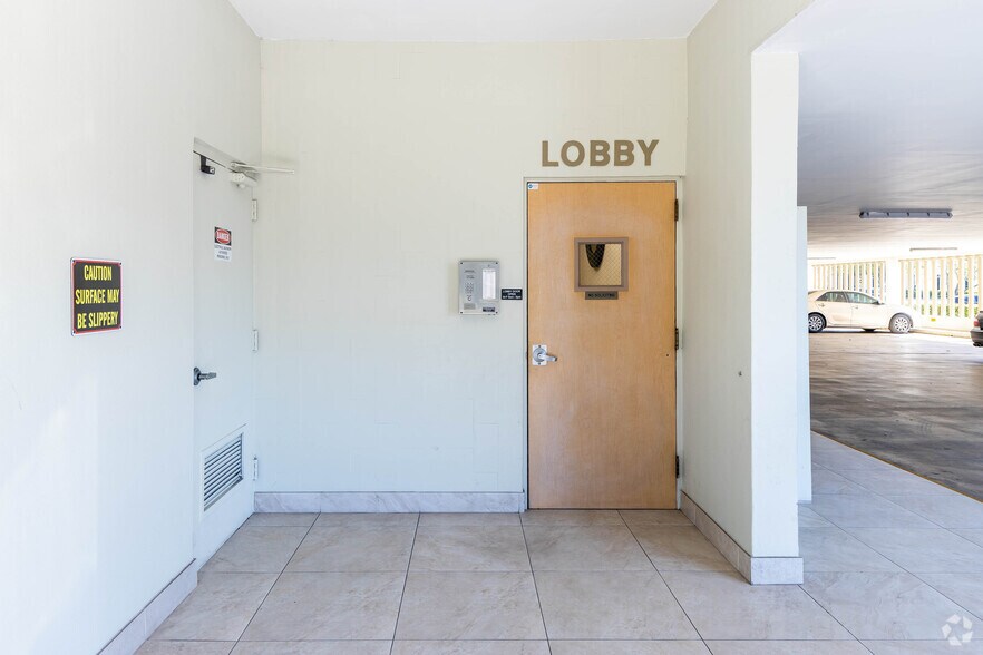 More Photos Of 2501 E Commercial Blvd, Fort Lauderdale Medical For Lease