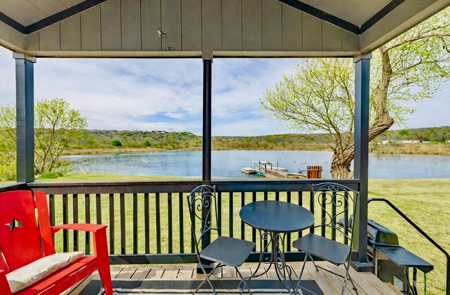More Photos Of 2013 Bedford Ct, Weatherford Hospitality For Sale