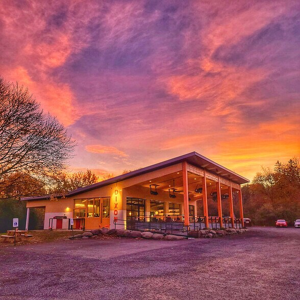 More Photos Of 261 Tinker St, Woodstock Restaurant For Sale