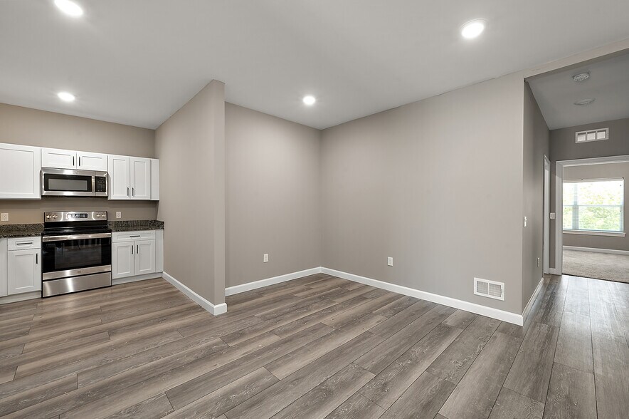 More Photos Of 1251 E Woodward Heights Blvd, Hazel Park Apartments For Sale
