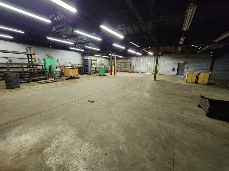 More Photos Of 10830 Glass St, North Huntingdon Warehouse For Lease