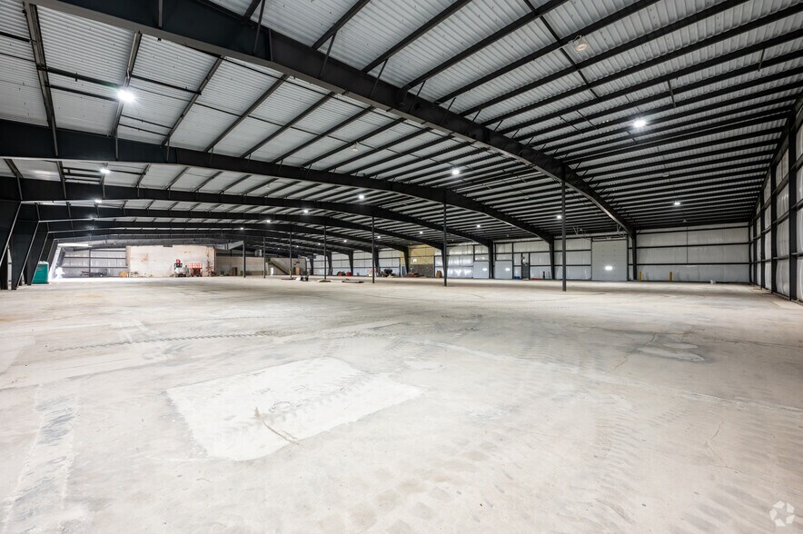 More Photos Of 800 Industrial Dr, Franklin Warehouse For Sale