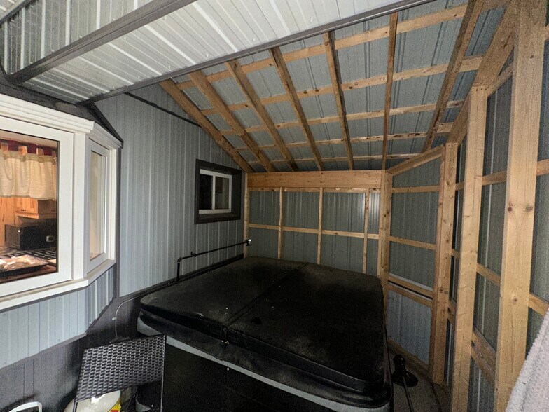 More Photos Of 171 Mission Rd, Wawa Hotel For Sale