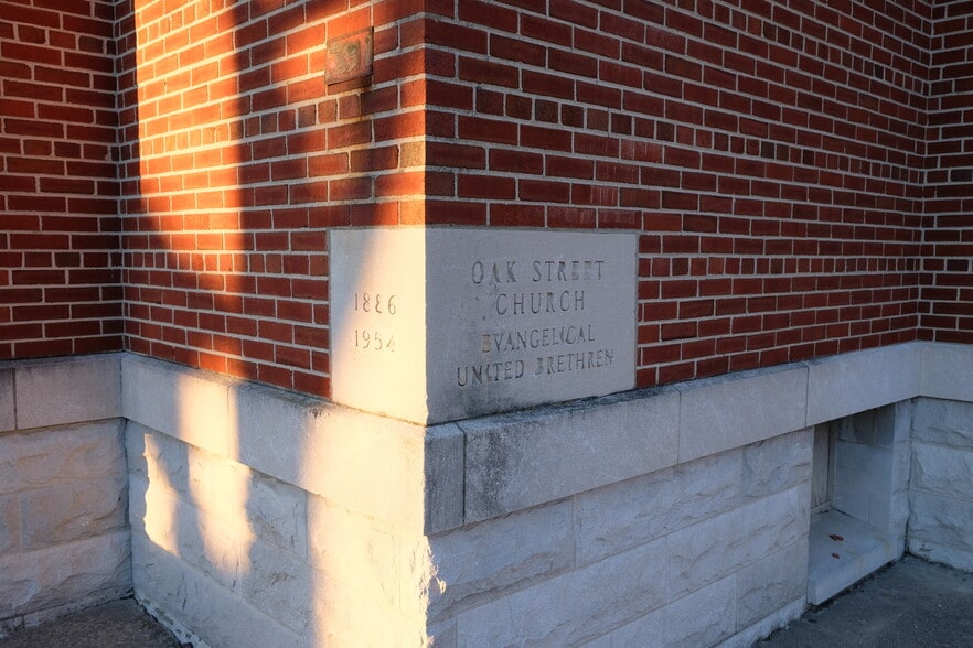 More Photos Of 433 Oak St, Dayton Religious Facility For Sale